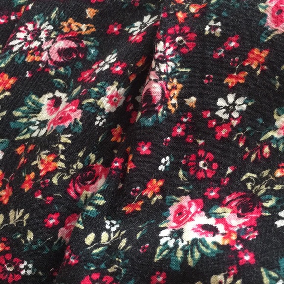 Floral Shorts - Picture 3 of 4